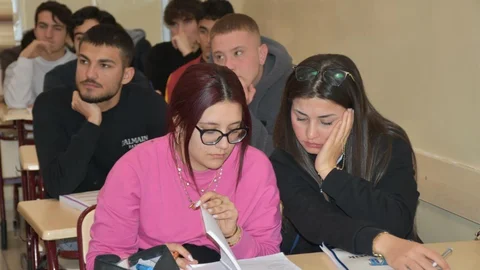 Gençler Gaziantep'te Ücretsiz Üniversite Kursu Alıyor