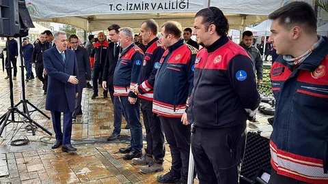 İzmir'de Deprem Anma Etkinliği