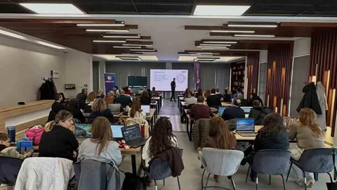 Kayseri'de Öğretmenlere Siber Güvenlik Eğitimi