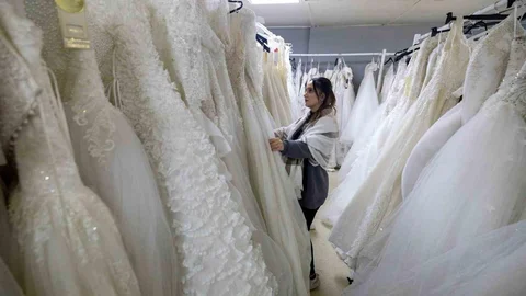 İzmir'de Düğün İçin Ücretsiz Gelinlik Hizmeti