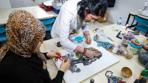 İlkadım'da Atık Malzemelerle Üretim Yapılıyor