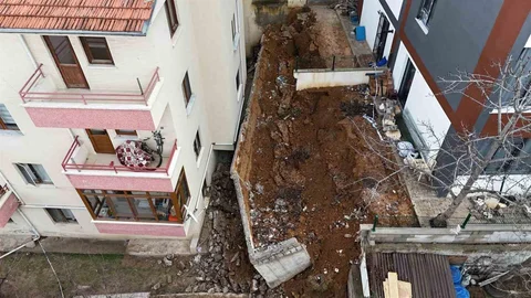 Ankara'da İstinat Duvarı Çöktü