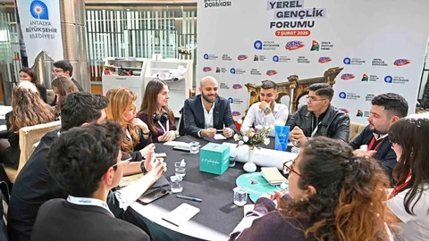 Antalya'da Gençlik Forumu Gerçekleşti