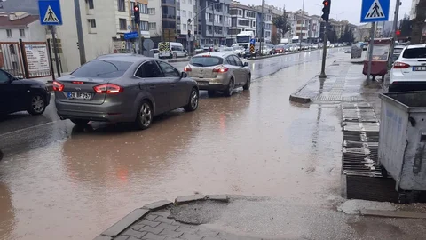 Eskişehir'de Sağanak Yağış Sorun Yarattı