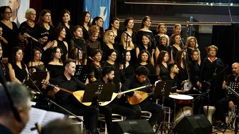 Aliağa'da Türk Halk Müziği Konseri