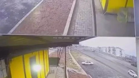 Diyarbakır'da Takla Atan Otomobil Kazası