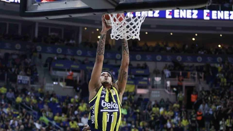 Fenerbahçe, İstanbul Derbisinde Galatasaray'ı Yendi