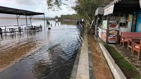 Köyceğiz Gölü’nde Taşkın Sorunu Devam Ediyor