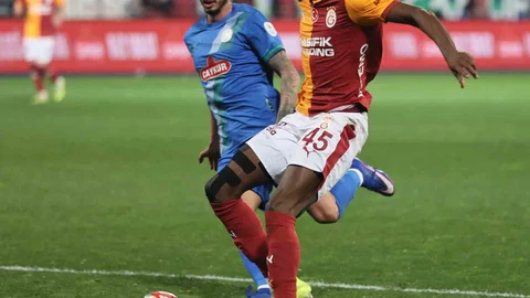 Victor Osimhen 15 golle zirvede
