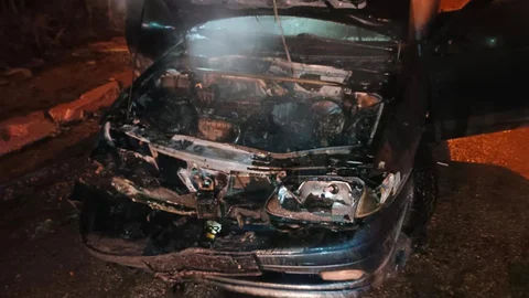 Elazığ'da Park Halindeki Araç Yandı