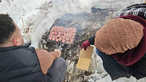Donan Gölü'nde Sucuk Ekmek Keyfi