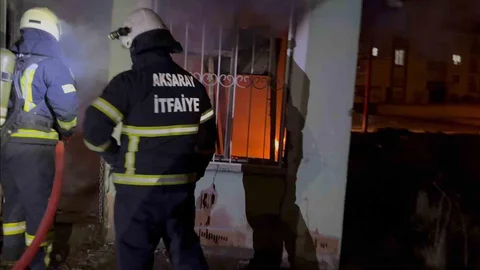 Aksaray'da Müstakil Ev Yangını
