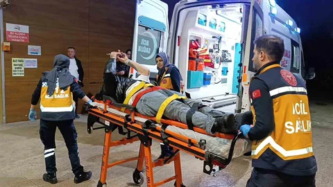 Bursa'da Kontrolden Çıkan Araç Yayalara Çarptı