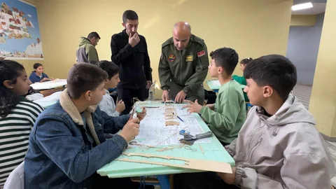 Hakkari'de Model Uçak Eğitimi