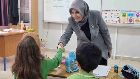 Düzce'de Öğrencilerle Bayrak Temalı Etkinlik