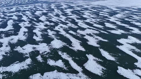 Nazik Gölü Buzla Kaplandı