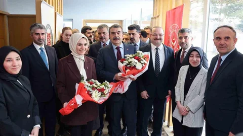 Atatürk Üniversitesi'nde Sanat ve Dayanışma Programı