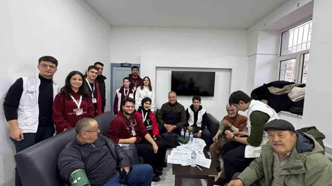 Altunhisar’da Sağlık Sokağı Projesi İlgi Gördü