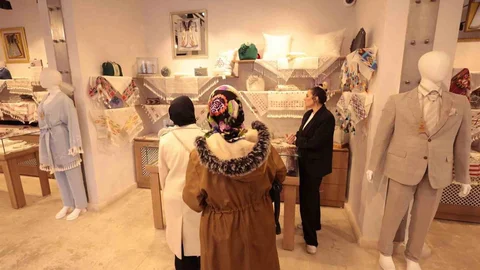 Kenevir ve İpek Dokuma Atölyesi Kadın İstihdamına Destek Oluyor