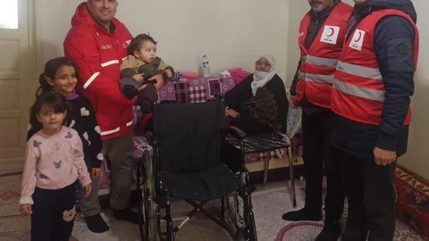 Kızılay'dan Gazi Eşine Destek