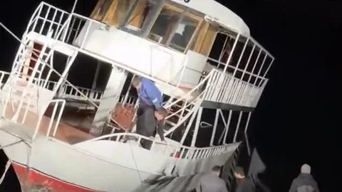 Diyarbakır'da Kısmen Batan Tekne Kurtarıldı