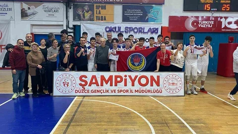 Düzce'de Voleybol Heyecanı Sona Erdi
