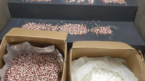 İzmir'de Uyuşturucu Hap Operasyonu