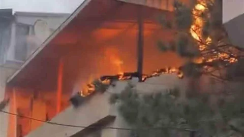 Bursa'da Çatı Yangını Korkuttu