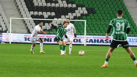 Sakarya'da Futbol Mücadelesi: Sakaryaspor 0, Erzurumspor FK 1