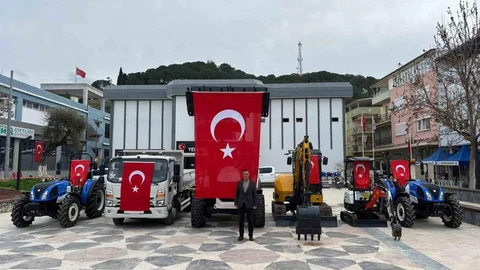 Yenipazar'da Yeni İş Makineleri Tanıtıldı