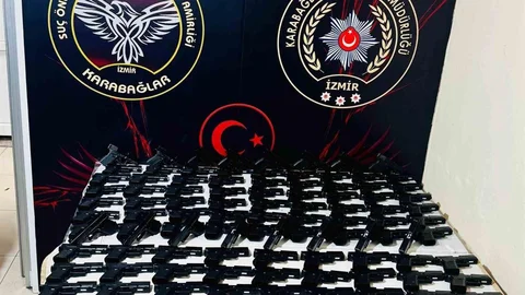 İzmir'de Güvercin Kümesinde Cephanelik Bulundu