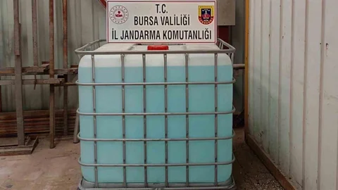 Bursa'da Kaçak Alkol Fabrikası Çökertildi