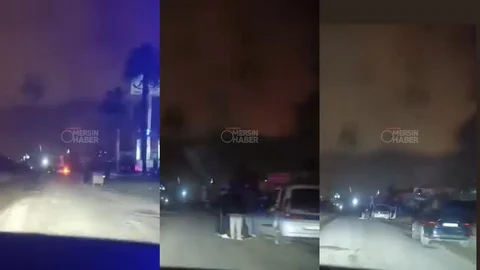 Yalınayak'ta Yol Kâbusu, Çukurlar Onlarca Aracın Lastiğini Parçaladı, Sürücüler İsyanda: " Burası Yol Değil Adeta Tuzak!"