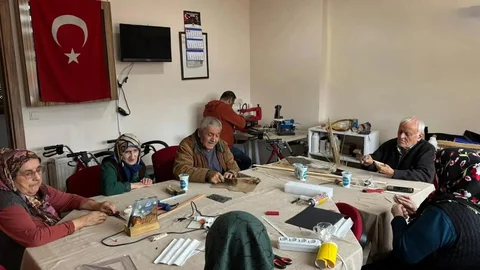 Sinop'ta Huzurevi Sakinlerinden El İşi Etkinliği