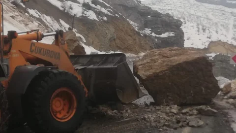 Şırnak'ta Dev Kaya Düşmesi Olayı