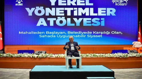 Fatih'te Gençlerle Yerel Siyaset Buluşması
