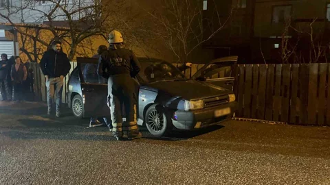 Tekirdağ'da Otomobil Duvara Çarptı