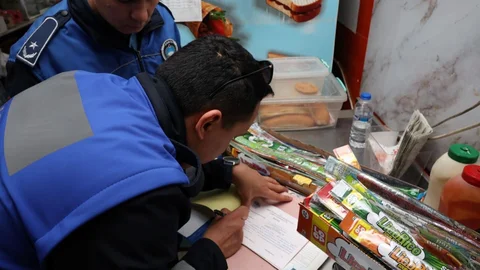 Akdeniz'de Okul Kantinlerine Sıkı Denetim: Sağlıksız Ürün Satan İşletmeye Ceza, Ruhsatsıza Süre