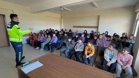 Afyonkarahisar'da Trafik Eğitimi Verildi