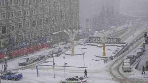 Erzurum'da Kar Nedeniyle Yol Kapalı