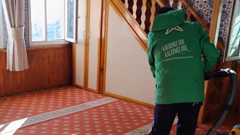 Tarsus'ta Ramazan Ayı Öncesi İbadethaneler Temizleniyor