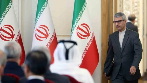 İran ile ABD Arasındaki Diplomatik Süreç Devam Ediyor