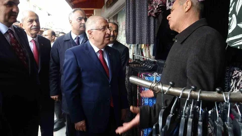 Kilis'te Bakan Güler Esnaf ile Buluştu