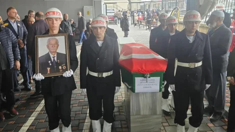 Tarsus'ta Kıbrıs Gazisi Şenal Taşkın, Dualarla Son Yolculuğuna Uğurlandı