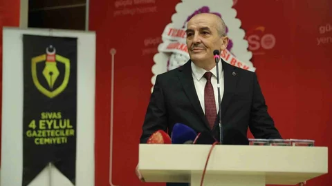 YÖK Protokolüne Gazetecilerden Tepki