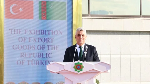 Bakan Bolat Türkmenistan'da Ticaret Faaliyetleri Gerçekleştirdi