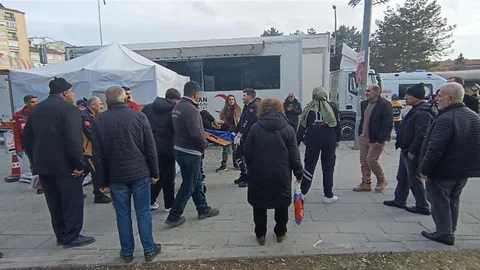 Elazığ'da Bıçaklı Kavga Yaşandı
