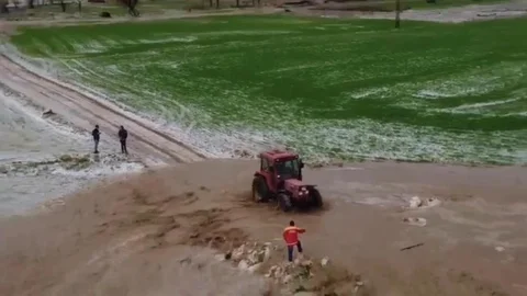 Diyarbakır'da Sağanak Taşkın Oluşturdu