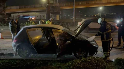 Samsun'da Otomobil Alev Aldı