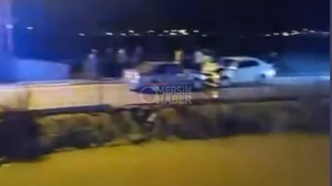Silifke Sarıcalar’da 2 Araç Kafa Kafaya Çarpıştı!